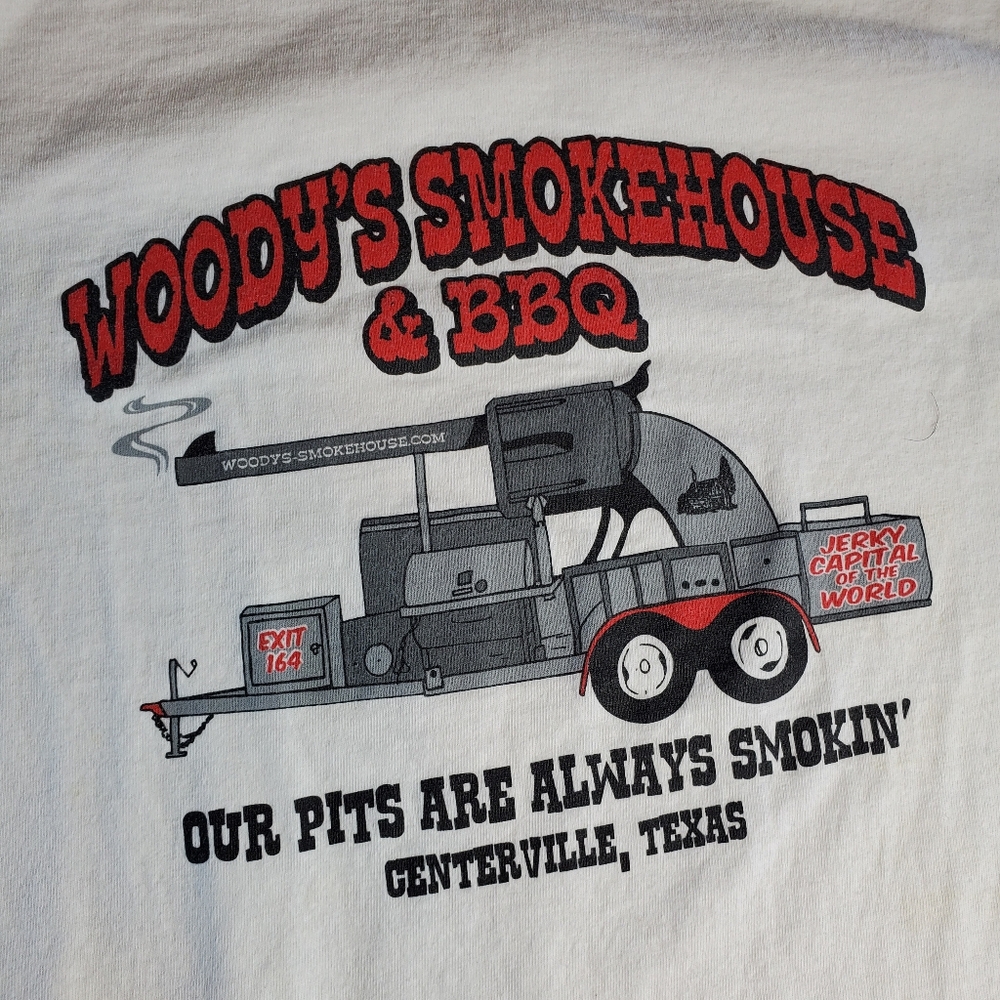 Woody's Smokehouse BBQ Texas Pistol Tee. sz Large. Centerville Texas.